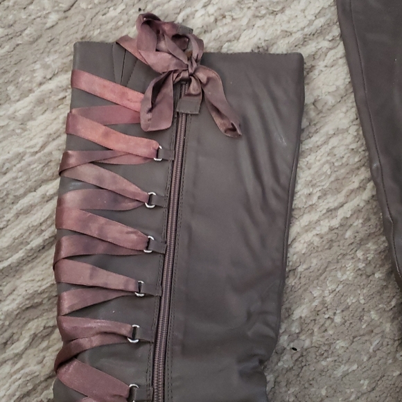 Taupe boots laced up - Picture 2 of 3